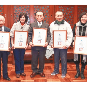 默默奉獻… 宜蘭10「芳草人物」獲表揚